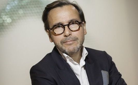 Arnaud Belloni è il nuovo CEO di Fiat, Abarth e Lancia: una svolta storica nel mondo dei motori!