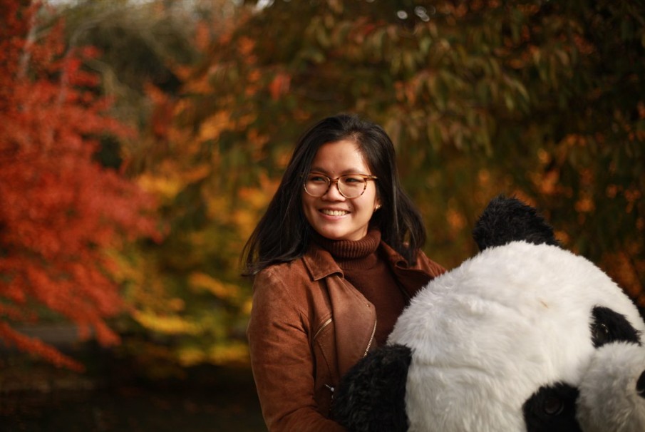 Clarhà, avec la mascotte du B3D (Bureau du Développement Durable) de TBS Education.